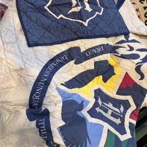 Harry Potter Hogwarts House Crest Comforter Set- includes sheets